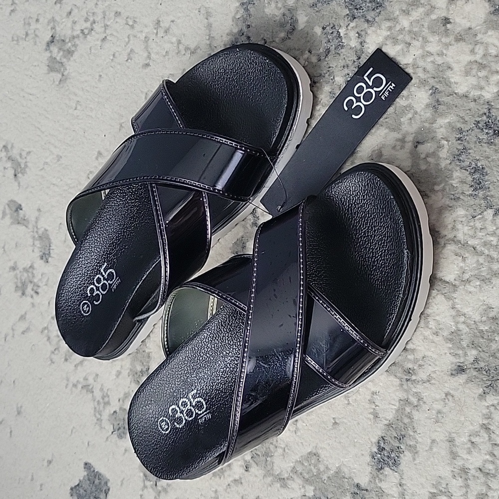 NWT Sandals